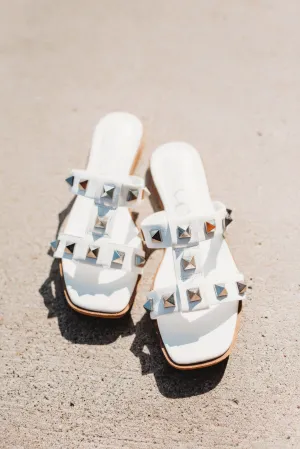 Minerva Sandals (White)