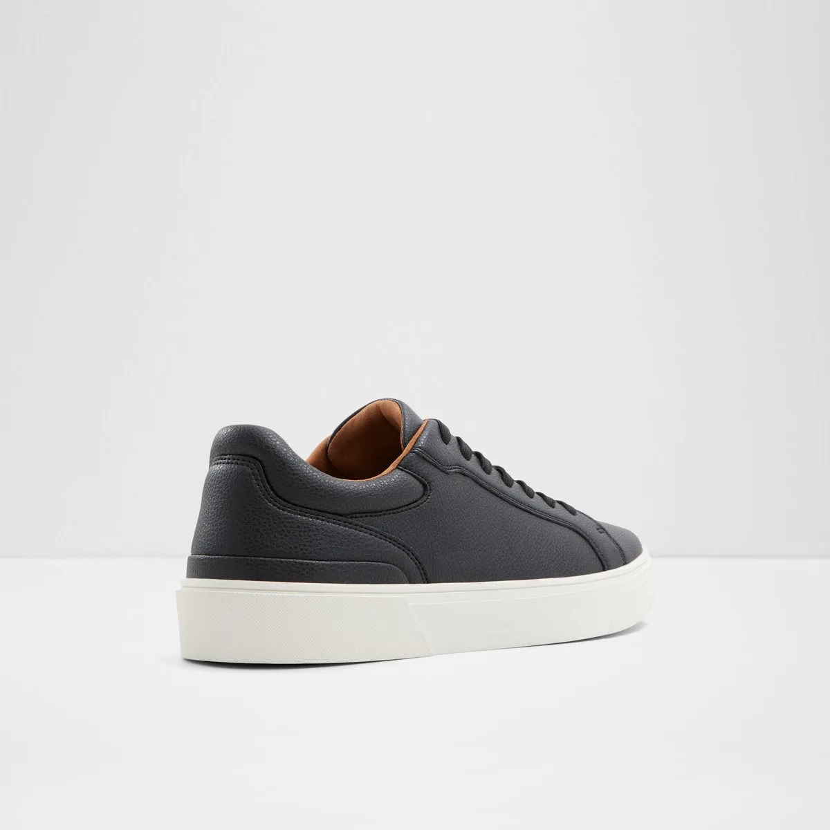 Willio Low-Top Sneakers